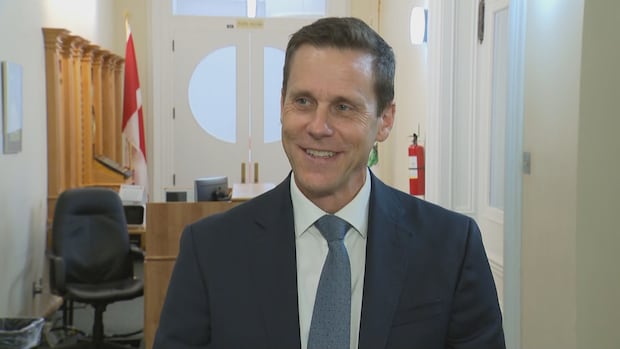 premier-says-he’s-putting-pei.’s-undersea-power-cable-replacement-‘on-national-radar’