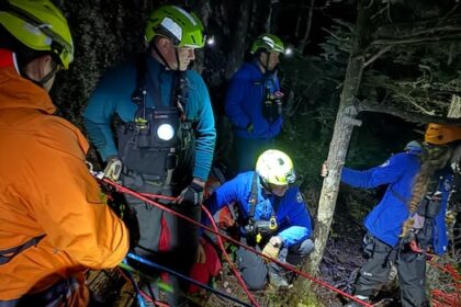 bc.-man-‘lucky’-after-crashing-into-mountain-while-base-jumping-in-squamish:-sar