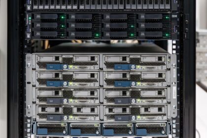 pretty-much-everything-you-need-to-know-about-manitobas-new-obsession-with-ai-data-centres