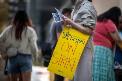 bc.-public-service-workers-ratify-new-agreement-with-province