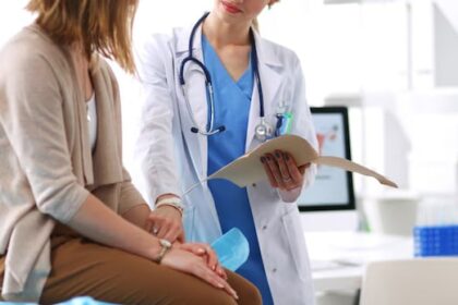 some-doctors-skeptical-of-quebec’s-pledge-to-soften-controversial-health-care-bill