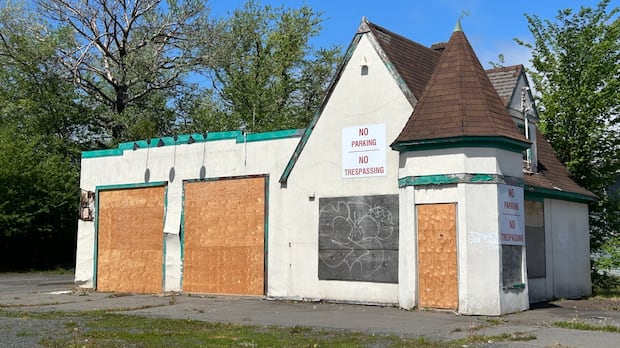 charlottetown-hopes-former-irving-gas-station-will-be-refurbished-as-energy-hub-by-summer