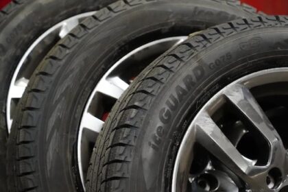 non-stop-tires:-quebec-garages-slammed-ahead-of-dec.-1-winter-tire-deadline