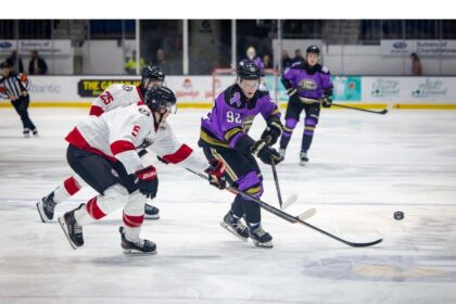 quebec-strikes-for-three-quick-third-period-goals-to-put-game-out-of-reach