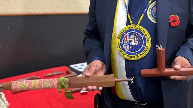 a-sacred-pipe-returns-to-whitecap-dakota-first-nation-after-135-years