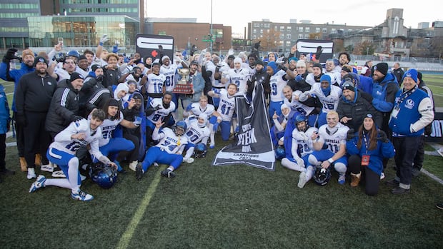 montreal-carabins-thump-saint-mary’s-huskies-to-advance-to-vanier-cup-game