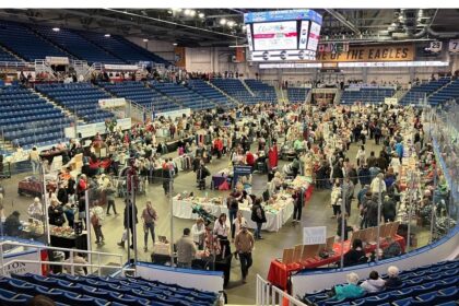 the-big-one-lives-up-to-its-name-for-christmasat-centre-200