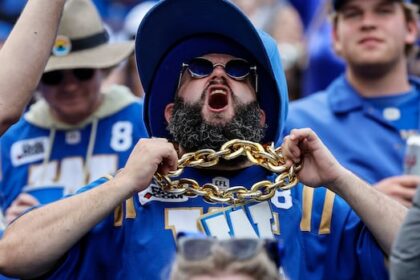 alouettes-hope-bombers-fans-will-wear-blue-and-cheer-team-on-during-grey-cup-in-winnipeg