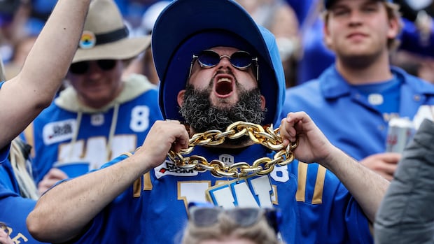 alouettes-hope-bombers-fans-will-wear-blue-and-cheer-team-on-during-grey-cup-in-winnipeg