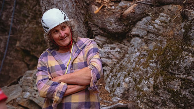 this-trans-mountain-guide-wants-everyone-to-feel-welcome-in-the-backcountry-after-she-hid-for-decades