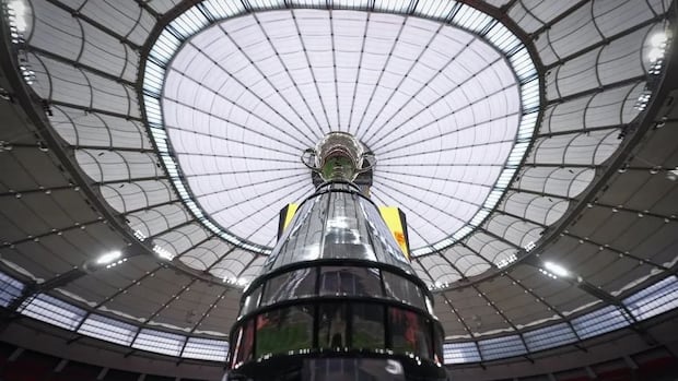 judy-owen,-paul-friesen-inducted-into-media-wing-of-canadian-football-hall-of-fame