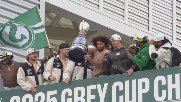 jubilant-saskatchewan-roughriders-bring-grey-cup-to-mosaic-stadium