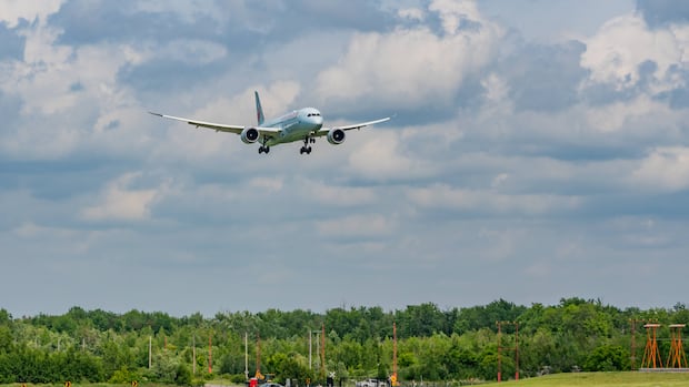 ottawa-airport-appeals-city-approval-of-homes-under-flight-path
