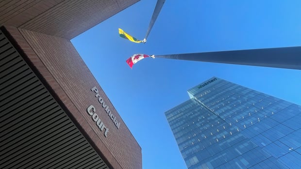 accused’s-shoe-prints-match-markings-on-victim’s-body,-saskatoon-police-officer-testifies