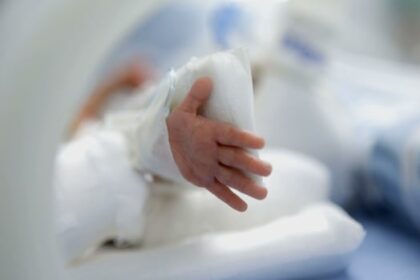 parents,-doctors-call-for-free-rsv-shots-for-all-infants-in-bc.