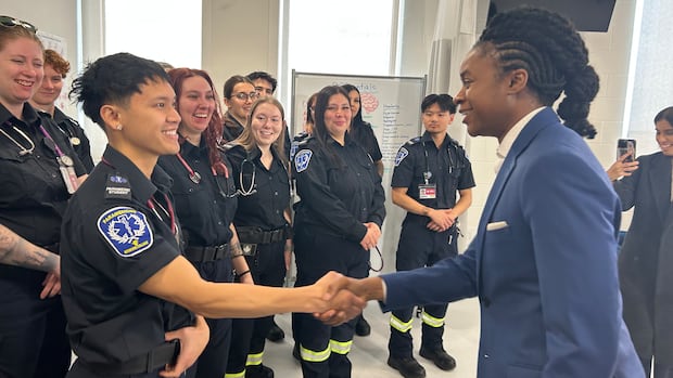 manitoba-celebrates-new-paramedic-students-after-entry-prerequisites-dropped