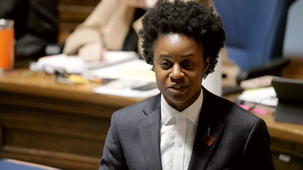 manitoba-‘stands-with-trans-communities,’-health-minister-says-as-alta.-shields-bills-on-trans-youth,-pronouns