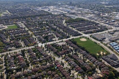 bill-60-could-give-ontario’s-housing-minister-more-power-over-cities’-planning.-here’s-how