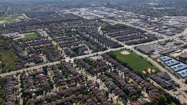 bill-60-could-give-ontario’s-housing-minister-more-power-over-cities’-planning.-here’s-how