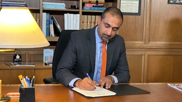 provinces-sign-agreement-to-drop-interprovincial-trade-barriers-on-goods-except-food,-alcohol