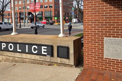 woman-who-called-for-help-with-domestic-violence-ended-up-with-broken-jaw,-police-report-says