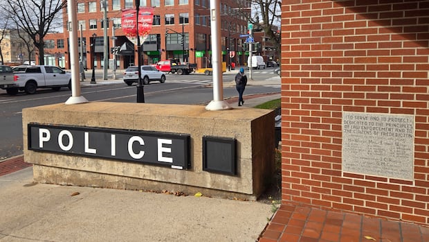 woman-who-called-for-help-with-domestic-violence-ended-up-with-broken-jaw,-police-report-says