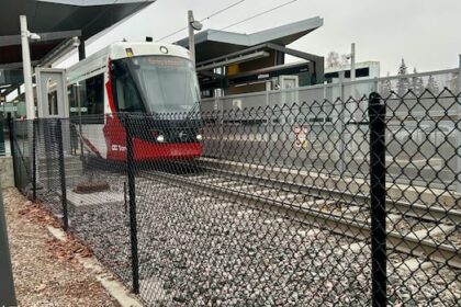 power-problem-disrupts-line-1-service-thursday