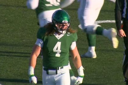 linebacker-seth-hundeby-prepares-to-play-his-final-game-in-huskies’-green-and-white