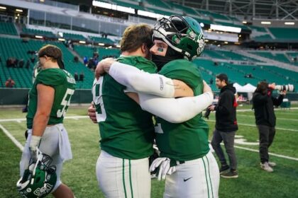 huskies-fall-short-again-in-vanier-cup-after-loss-to-montreal