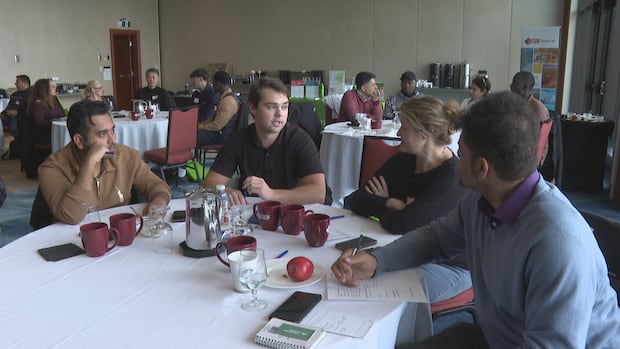 islanders-get-encouragement-to-start-their-own-side-hustle