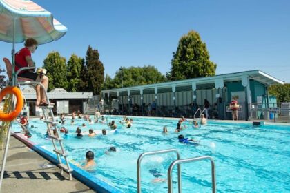 courtenay-councillors-vote-to-replace-outdoor-pool-despite-estimated-$32.5m-price-tag