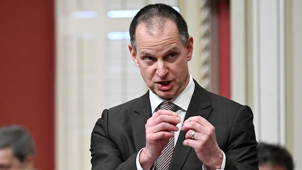 quebec-economic-update-includes-tax-breaks-for-workers,-use-of-green-fund-to-tackle-debt