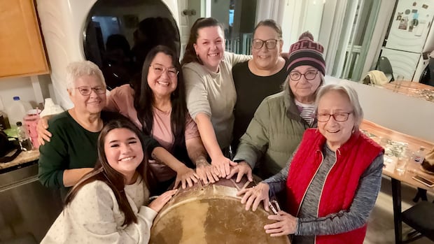 3-generations-of-indigenous-women-talk-about-their-love-of-drumming