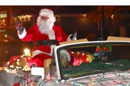 in-photos:-truro-welcomes-the-christmas-season-to-the-downtown