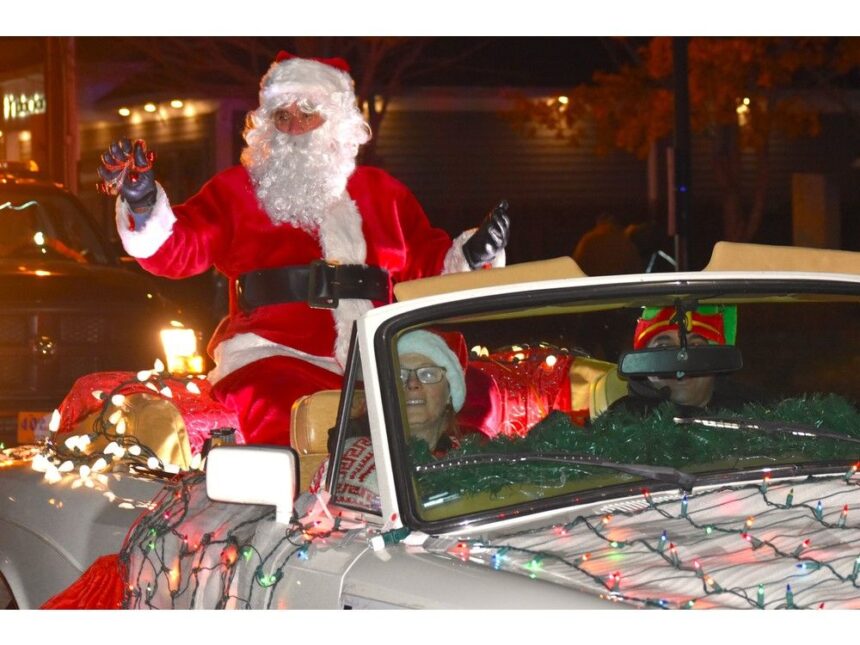 in-photos:-truro-welcomes-the-christmas-season-to-the-downtown