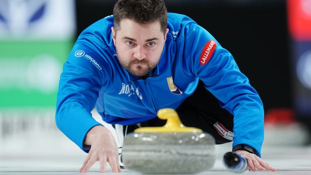 unbeaten-dunstone,-einarson-rinks-lead-the-way-at-canadian-olympic-curling-trials