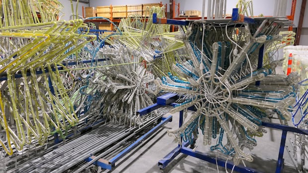 lights-out-for-winnipeg’s-‘landmark’-christmas-displays-during-infrastructure-upgrades