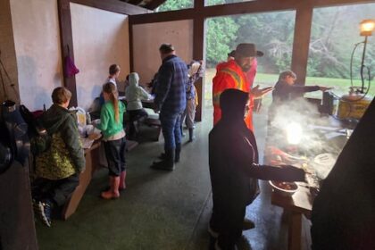 cub-scout-group-comes-to-the-aid-of-3-unprepared-hikers-in-bc.’s-golden-ears-provincial-park