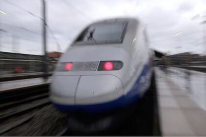 critics-worry-about-liberal-plan-to-fast-track-high-speed-rail
