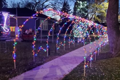 winnipeg-santa-confronted-with-red-tape-over-colourful-christmas-display
