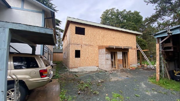 surrey-cracks-down-on-illegal-home-construction,-unpermitted-renovations