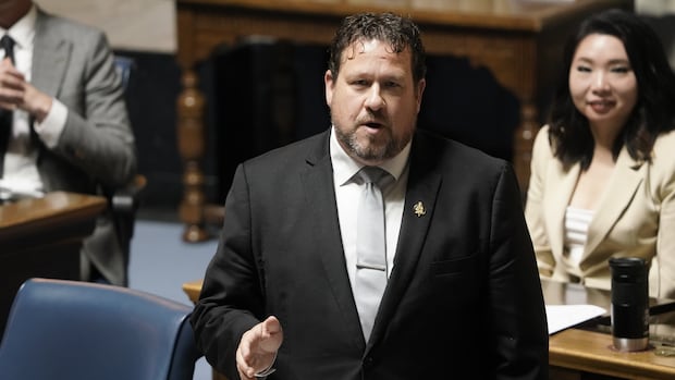 1-year-after-review-of-municipal-board,-manitoba-considering-legislation,-enlisting-help-from-staff