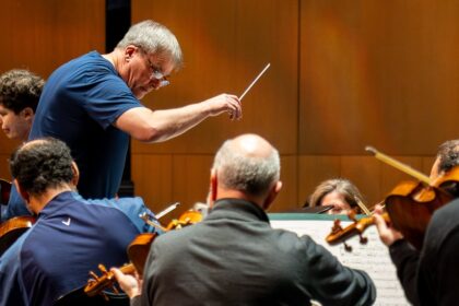 nac-orchestra’s-new-conductor-welcomed-to-southam-hall-podium
