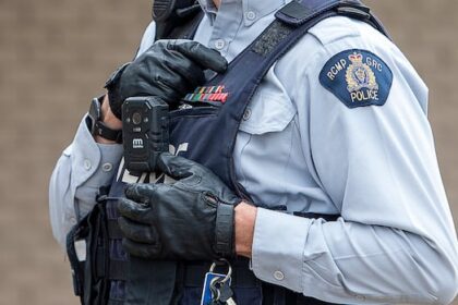 nearly-all-of-manitoba’s-rcmp-officers-now-equipped-with-bodycams,-mounties-say