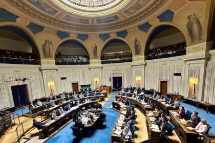 manitoba-legislature-spirals-into-‘shambles’-as-politicians-trade-relentless-barbs