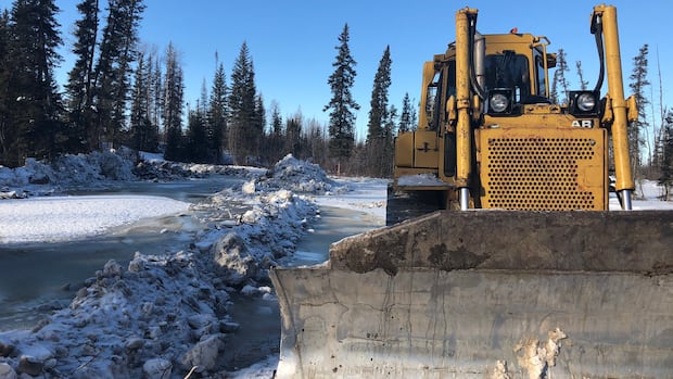 as-ottawa-pushes-for-nation-building-infrastructure,-could-nwt.’s-mackenzie-valley-highway-have-a-shot?