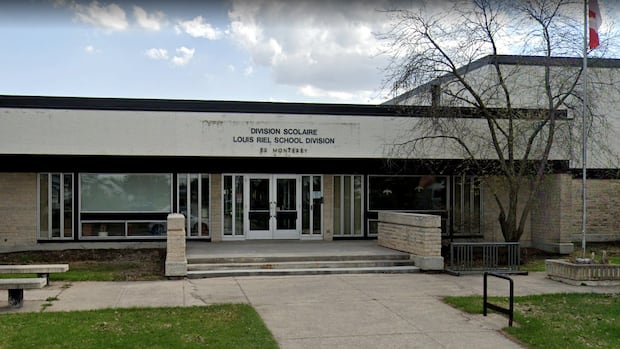 student-grabbed-in-st.-vital-elementary-school-bathroom-by-man:-winnipeg-police
