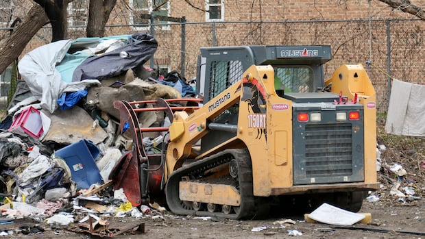 former-camp-residents-showing-up-at-winnipeg-outreach-organizations-door,-advocate-says