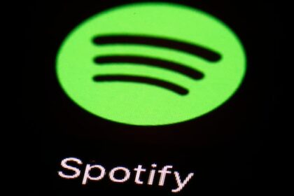 is-spotify-losing-the-streaming-wars-as-it-faces-boycotts,-lawsuits-and-assorted-controversies?