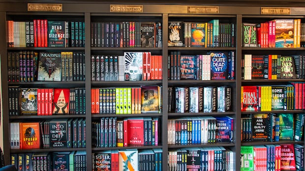 from-love-stories-to-horror:-the-rise-of-themed-bookstores